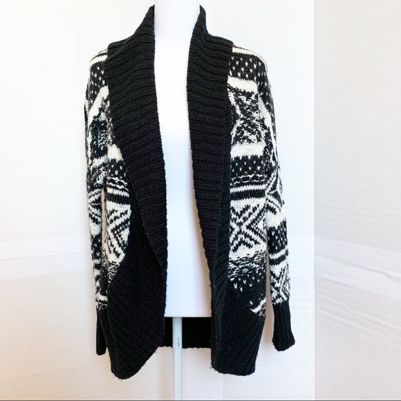 Abercrombie and Fitch geometric pattern cardigan - Picture 1 of 7
